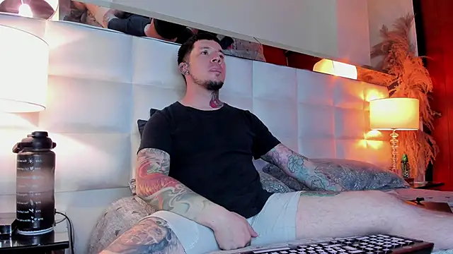 Snapshot of Adam_tatto chatting on 29, 10, 2025 Adam tatto online show from 29, 10, 2025