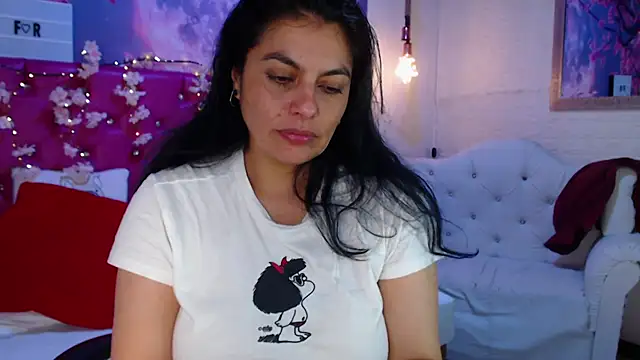 Snapshot of Lust_Mom41 chatting on 17, 12, 2024 Lust Mom41 online show from 17, 12, 2024