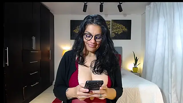 Snapshot of Lust_Mom41 chatting on 22, 5, 2026 Lust Mom41 online show from 22, 5, 2026