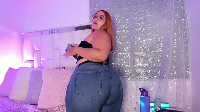 Snapshot of LeahxBarker chatting on 13, 2, 2026 LeahxBarker online show from 13, 2, 2026