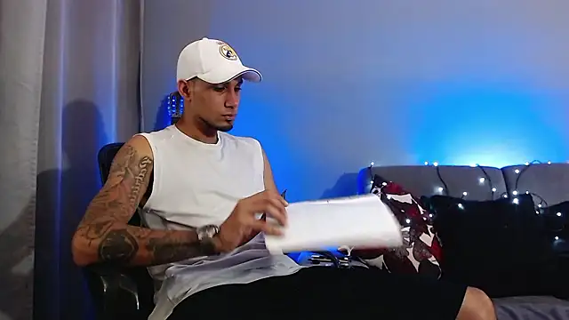 MagnusFrost online show from 4, 12, 2024