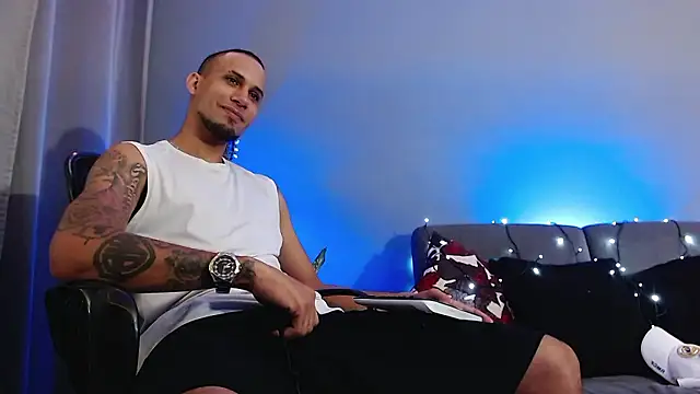 MagnusFrost online show from 4, 12, 2024