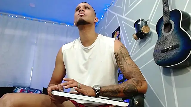 MagnusFrost online show from 3, 3, 2025