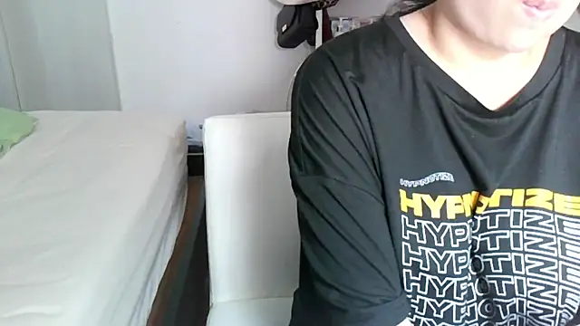 Snapshot of iamMalixxx chatting on 5, 2, 2026 iamMalixxx online show from 5, 2, 2026