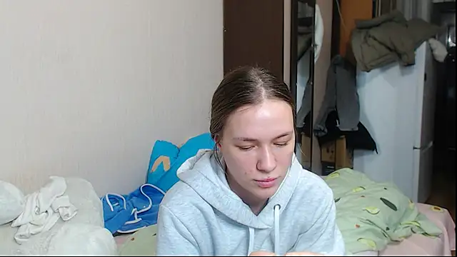 leila bambi  online show from 15, 1, 2025