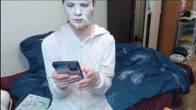 leila bambi  online show from 14, 3, 2025