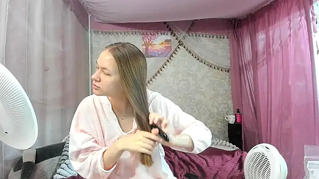 Snapshot of leila_bambi_ chatting on 13, 5, 2026 leila bambi online show from 13, 5, 2026