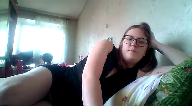 Snapshot of DesireMelissa chatting on 4, 1, 2025 DesireMelissa online show from 4, 1, 2025