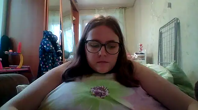 Snapshot of DesireMelissa chatting on 4, 1, 2025 DesireMelissa online show from 4, 1, 2025