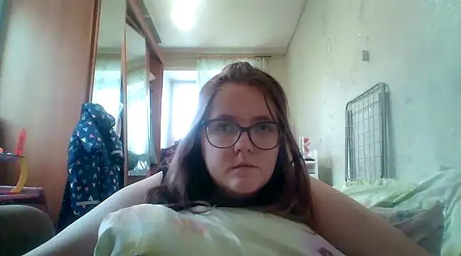 Snapshot of DesireMelissa chatting on 5, 1, 2025 DesireMelissa online show from 5, 1, 2025