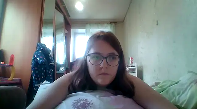 Snapshot of DesireMelissa chatting on 5, 1, 2025 DesireMelissa online show from 5, 1, 2025