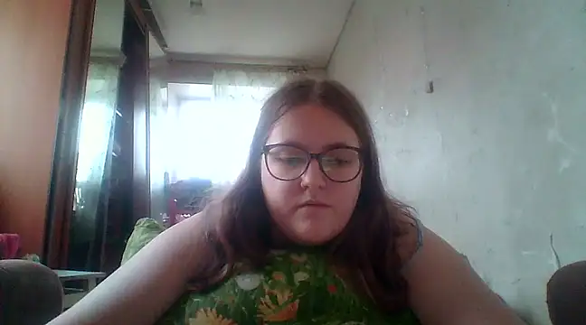 Snapshot of DesireMelissa chatting on 5, 2, 2025 DesireMelissa online show from 5, 2, 2025