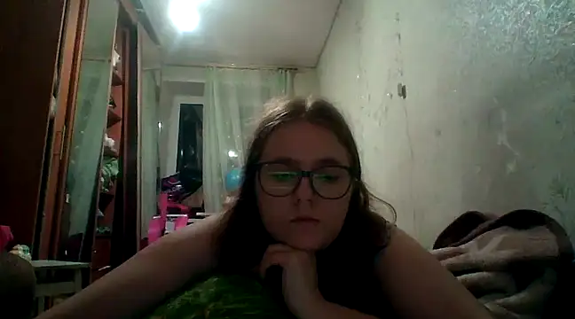 Snapshot of DesireMelissa chatting on 5, 2, 2025 DesireMelissa online show from 5, 2, 2025