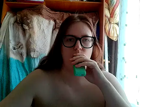 Snapshot of DesireMelissa chatting on 5, 4, 2026 DesireMelissa online show from 5, 4, 2026