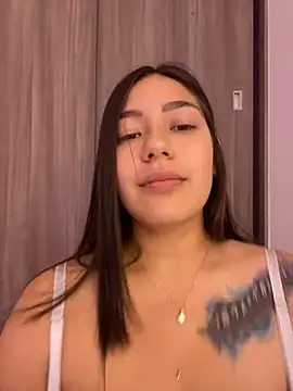 Latina vanessa online show from 28, 12, 2024