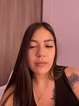 Latina vanessa online show from 7, 1, 2025