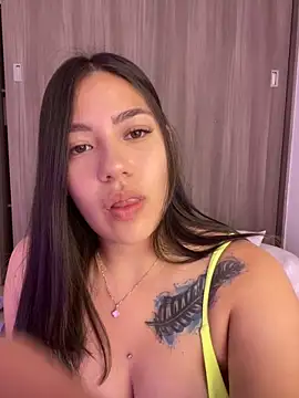 Latina vanessa online show from 11, 1, 2025