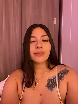 Latina vanessa online show from 12, 1, 2025