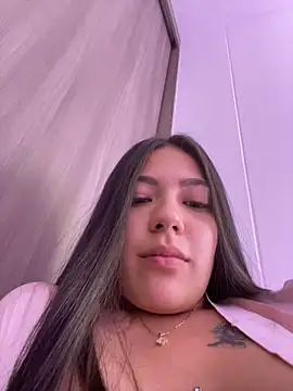 Latina vanessa online show from 13, 1, 2025