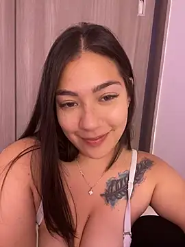 Latina vanessa online show from 15, 1, 2025
