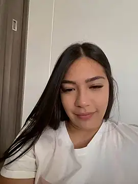 Latina vanessa online show from 22, 1, 2025