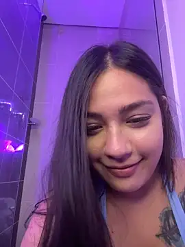 Latina vanessa online show from 4, 2, 2025