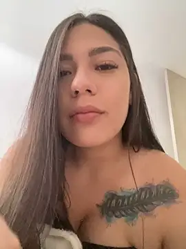 Latina vanessa online show from 11, 2, 2025