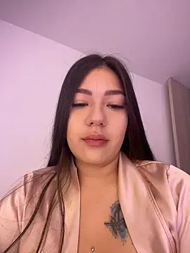 Latina vanessa online show from 4, 3, 2025