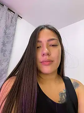 Latina vanessa online show from 23, 3, 2025