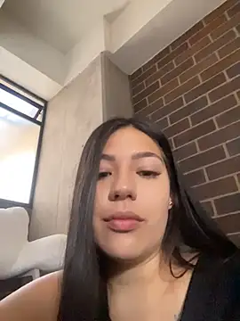 Latina vanessa online show from 6, 5, 2026