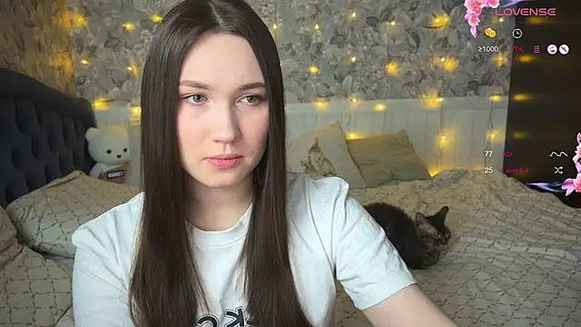 Snapshot of ChloeMillerMeow chatting on 28, 2, 2025 ChloeMillerMeow online show from 28, 2, 2025