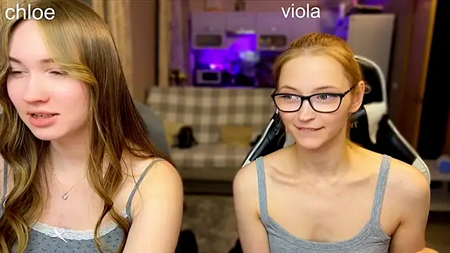 Snapshot of ChloeMillerMeow chatting on 3, 10, 2025 ChloeMillerMeow online show from 3, 10, 2025