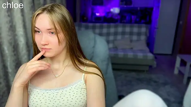 Snapshot of ChloeMillerMeow chatting on 7, 10, 2025 ChloeMillerMeow online show from 7, 10, 2025