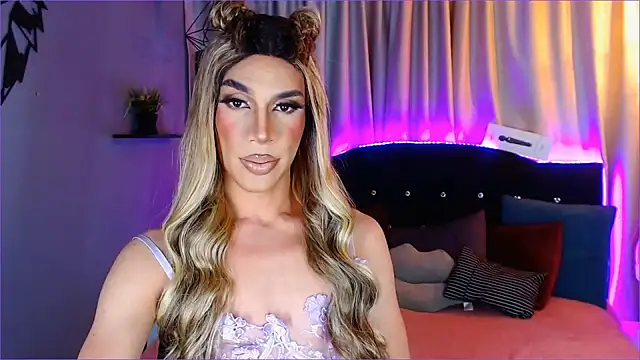 Snapshot of camila_hootie chatting on 23, 12, 2024 camila hootie online show from 23, 12, 2024