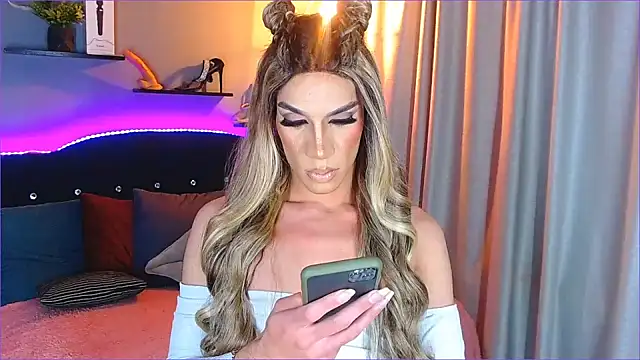 Snapshot of camila_hootie chatting on 24, 12, 2024 camila hootie online show from 24, 12, 2024