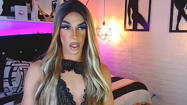 Snapshot of camila_hootie chatting on 5, 2, 2025 camila hootie online show from 5, 2, 2025