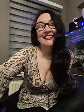 Snapshot of CamilleDesire chatting on 24, 10, 2025 CamilleDesire online show from 24, 10, 2025