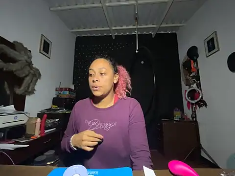 Snapshot of Cata_Blue__ chatting on 29, 10, 2025 Cata Blue online show from 29, 10, 2025