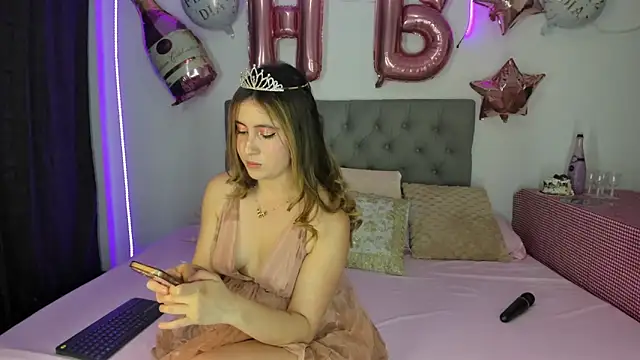 Nicol Swift  online show from 14, 9, 2025