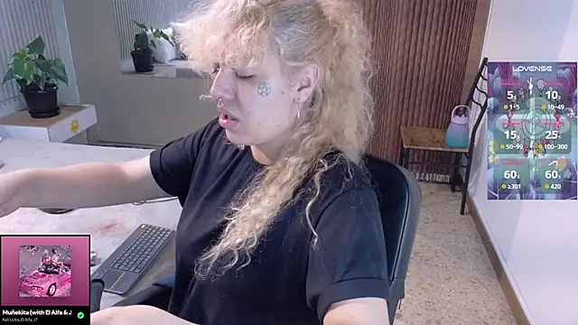 Snapshot of Eli666uwu chatting on 24, 9, 2025 Eli666uwu online show from 24, 9, 2025