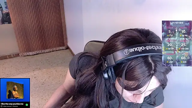 Snapshot of Eli666uwu chatting on 6, 10, 2025 Eli666uwu online show from 6, 10, 2025