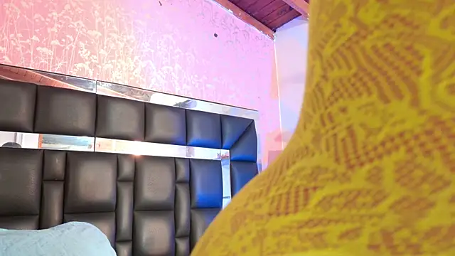 Snapshot of sh_malala chatting on 11, 11, 2025 sh malala online show from 11, 11, 2025