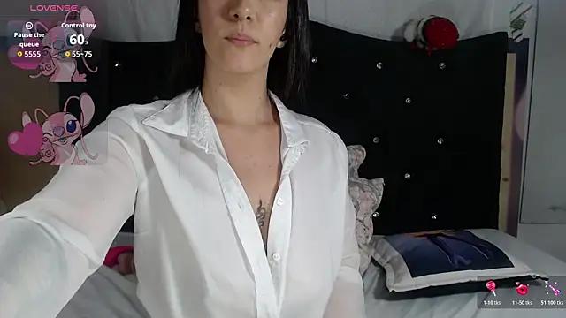 Snapshot of nikol_winick chatting on 10, 6, 2026 nikol winick online show from 10, 6, 2026