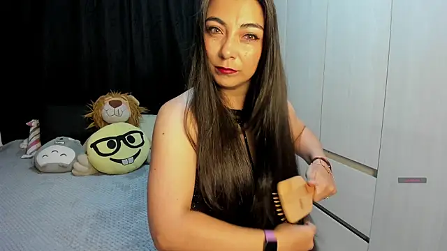Karla hernandez  online show from 2, 5, 2026