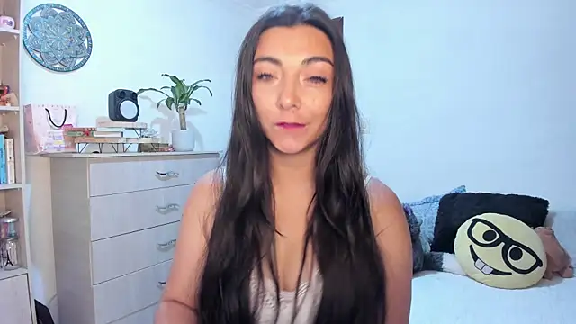 Karla hernandez  online show from 8, 7, 2026