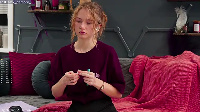 Alexandra Demore online show from 25, 9, 2025