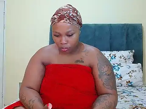Snapshot of curvycloe1 chatting on 21, 4, 2026 curvycloe1 online show from 21, 4, 2026