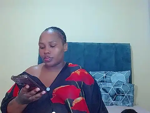 Snapshot of curvycloe1 chatting on 3, 5, 2026 curvycloe1 online show from 3, 5, 2026