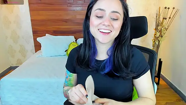 KatherineBond online show from 3, 12, 2024