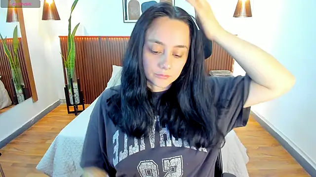 Snapshot of KatherineBond chatting on 22, 10, 2025 KatherineBond online show from 22, 10, 2025